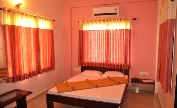 Hotel Mahakal Tulsi โสมนัส ภายนอก รูปภาพ