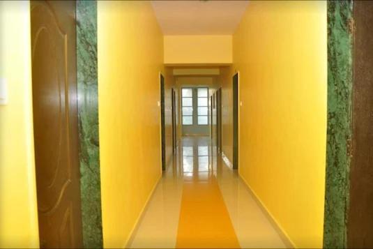 Hotel Mahakal Tulsi โสมนัส ภายนอก รูปภาพ