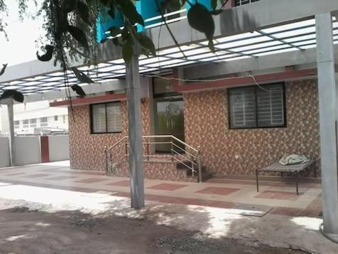 Hotel Mahakal Tulsi โสมนัส ภายนอก รูปภาพ